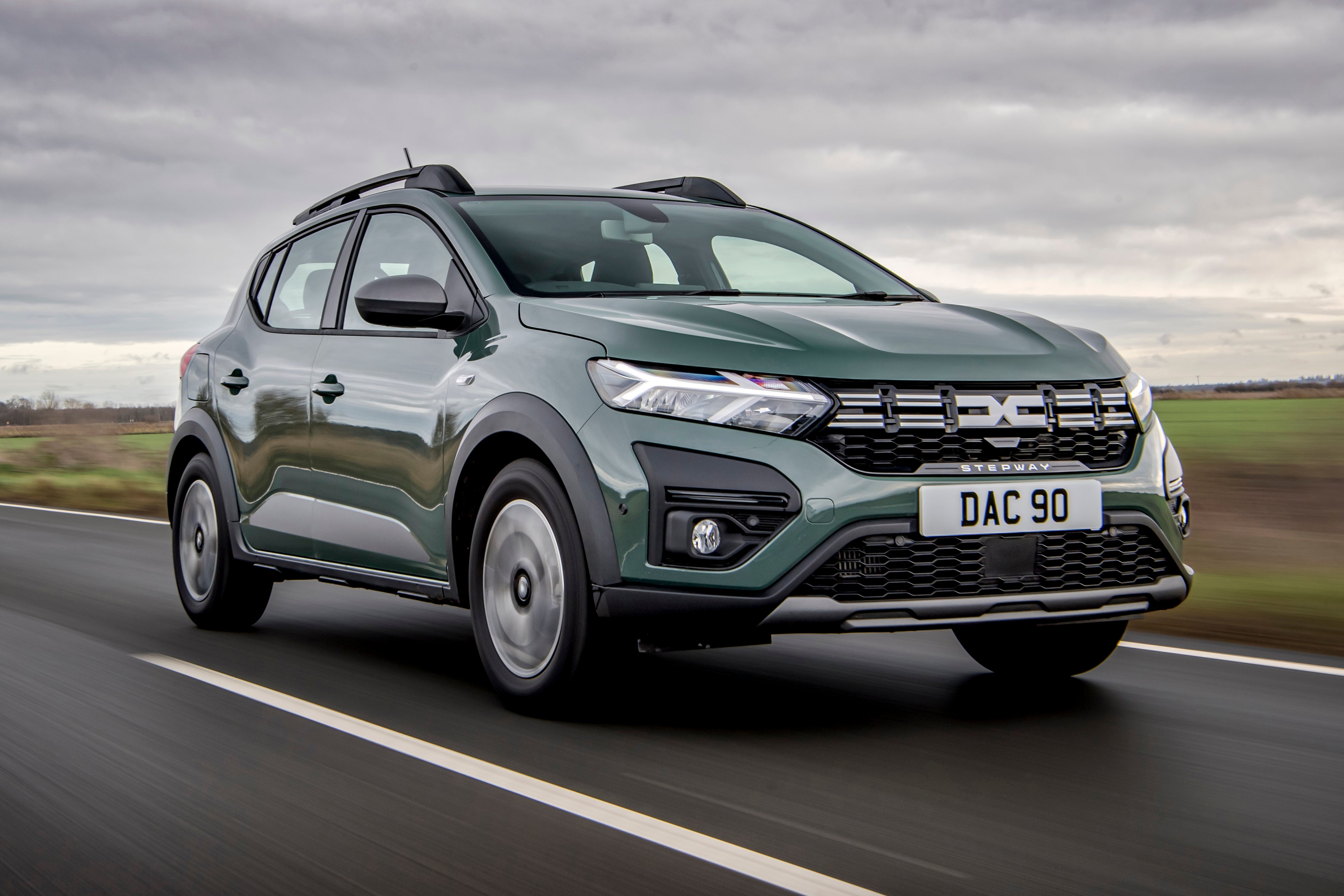 dacia-sandero-stepway-review-2026-price-specs-boot-space-heycar-uk